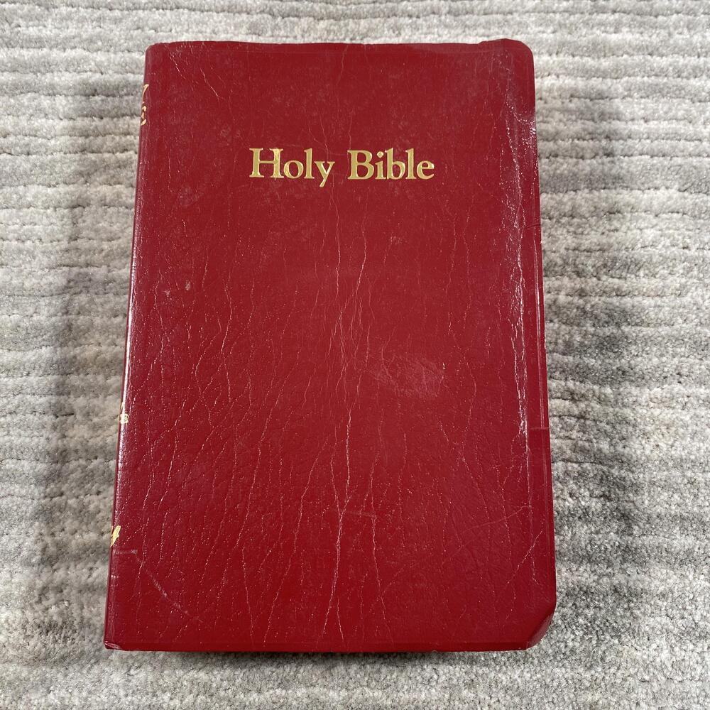 NKJV Holy Bible Thomas Nelson 1982 Red Faux Leather New King James Version